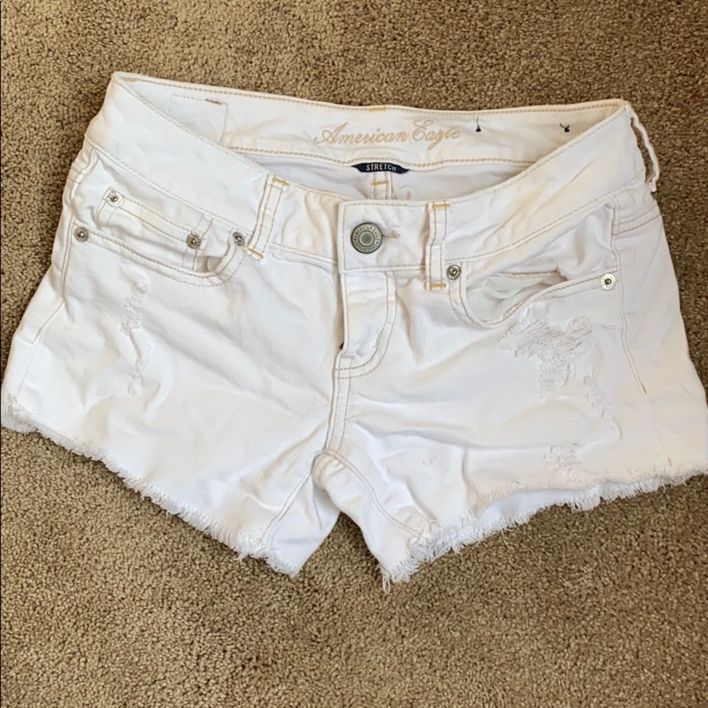 American eagle white shorts